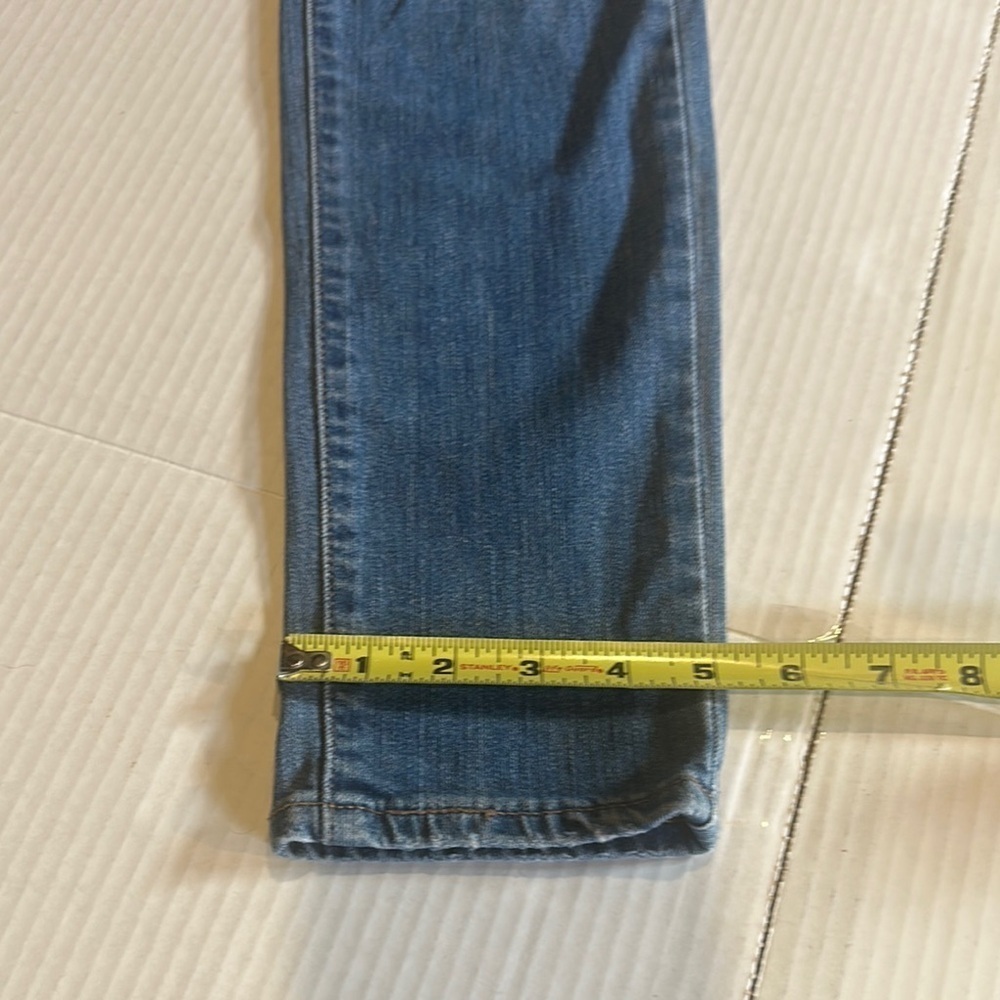 Levi’s Strauss and Co 711 skinny blue Jeans with pockets front and back zipper - Picture 3 of 7